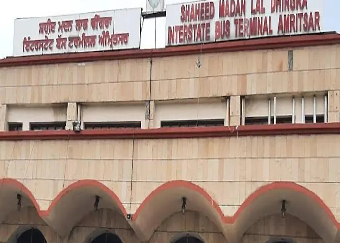Hotel Jogi Guest House #####Family Hotel #Rooms Ac And Non Ac #Hot Water #Wifi #Power Backup #Lift #24 Hour Check-In-Out Time #900Meter From Golden Temple #500Meter From Railway Station Junction & Bus Stand #30Km From Wagha Border Attari