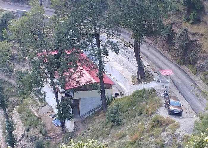 Goroomgo Peace Space Resort Nainital