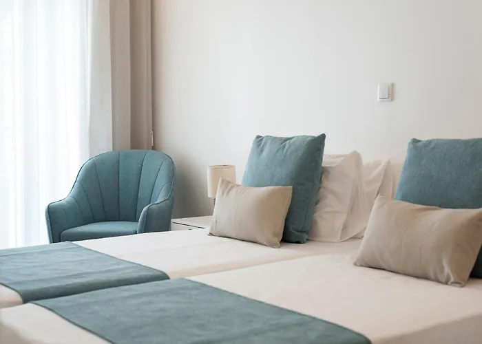 Madalena Hostel E Suites