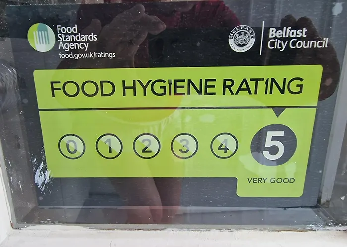 Aunty Katie'S House, Ni Tourist Board Certified & Located On The Main Oldpark Road To Belfast, With Free Continental Breakfast & Free Ultra Fast Sky Internet, Free Sky Sports & Free Sky Cinema, Self-Check In After 10Pm Gmt