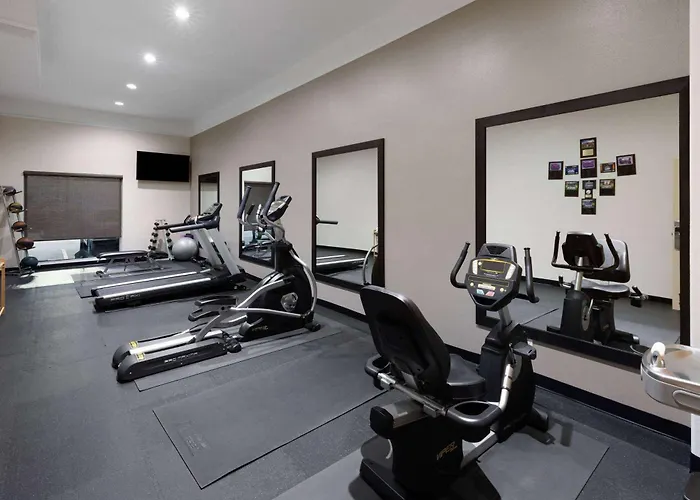 La Quinta By Wyndham Deer Park