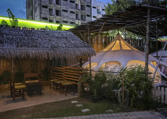 Bambus Restaurant, Bar & Hostel