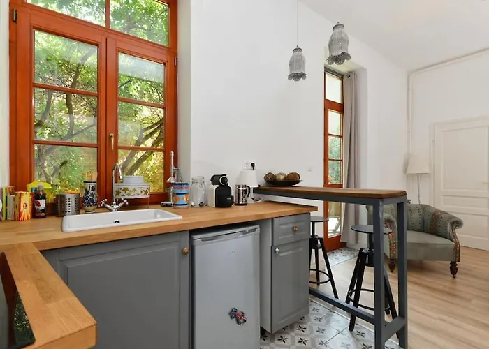Castle Hill Garden Studio