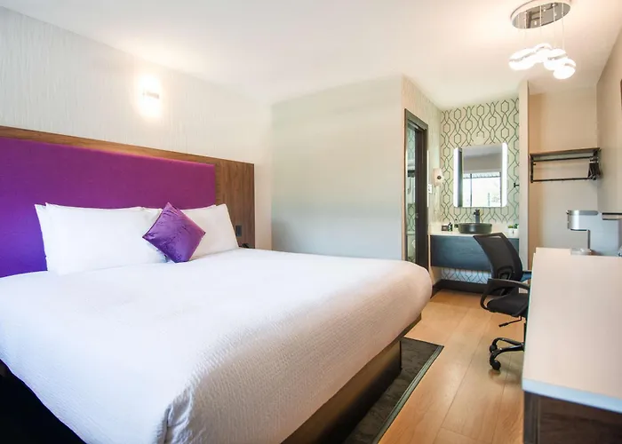 Coast Courtenay Hotel