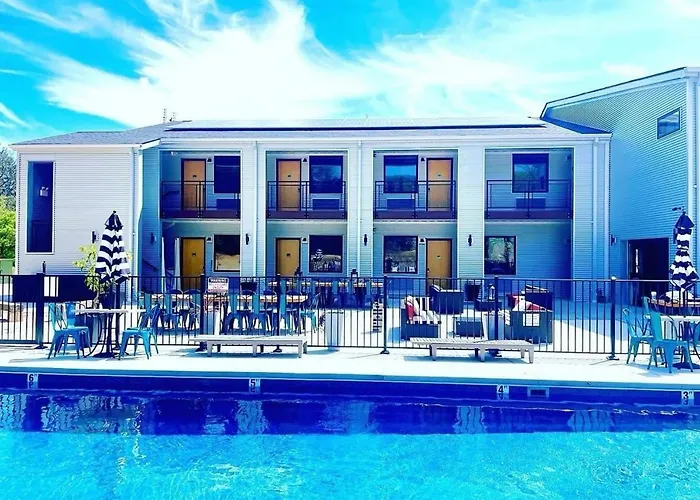 Relaxing King Suite With Jacuzzi And Pool