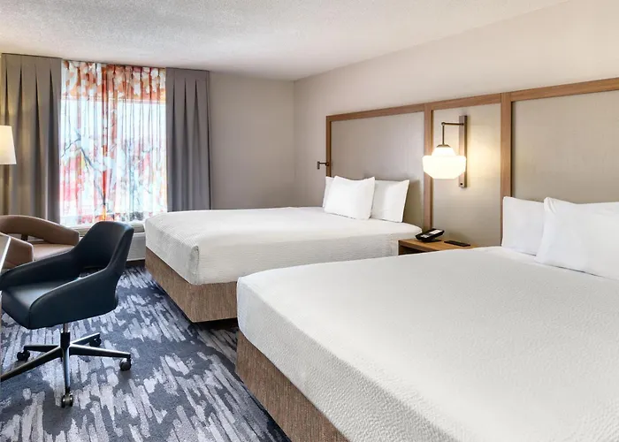 Fairfield Inn & Suites By Marriott Toronto Brampton
