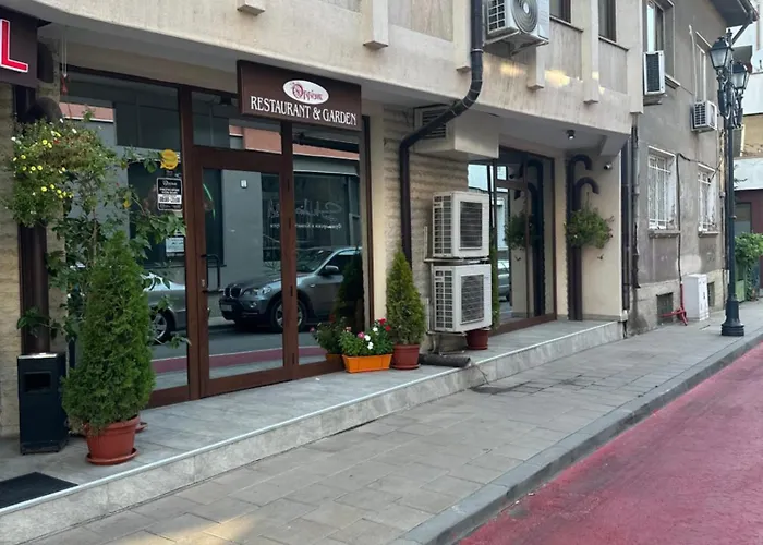Hotel Oppium Restaurant&Garden