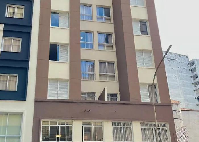 Hotel Salomão - Próximo a 25 de Março, Bom Retiro, Brás e Rua Santa Efigênia, a 2 minutos do Mirante Sampa Sky e pista de Skate Anhangabaú