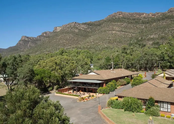 Golden Chain Country Plaza Motel Halls Gap