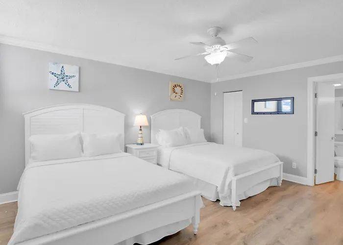 Eleuthera - 2X2 Fully Updated Old Town Waterfront Corner Condo