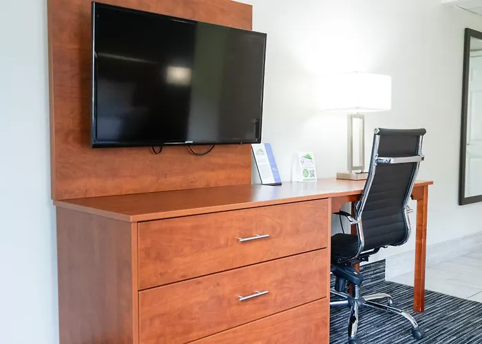 Twin Mountain Inn & Suites