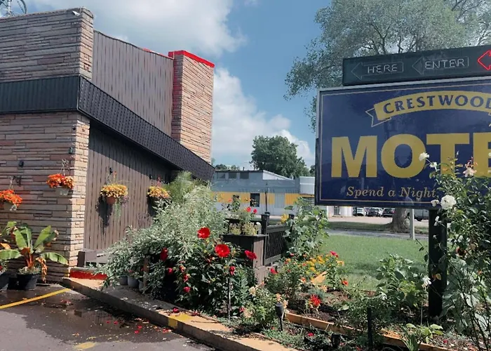 Crestwood Motel
