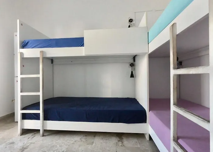 Fira Backpackers Place