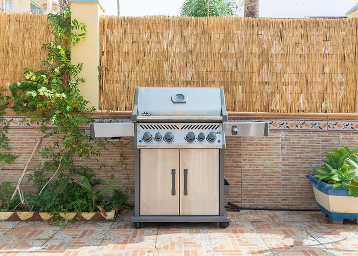 13 Guest Villa 3 Min Walk To Beach Bbq Cinema Perfect For Groups