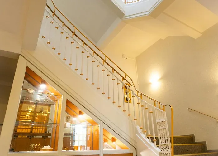 Hus up Dün