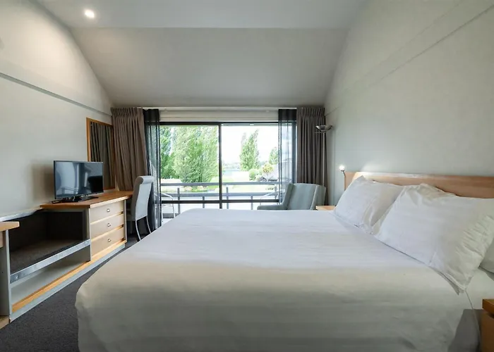 Edgewater Hotel