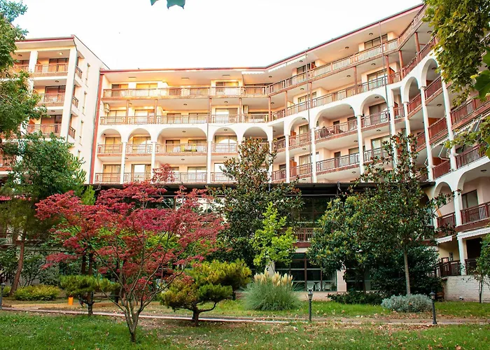 Estreya Residence Hotel
