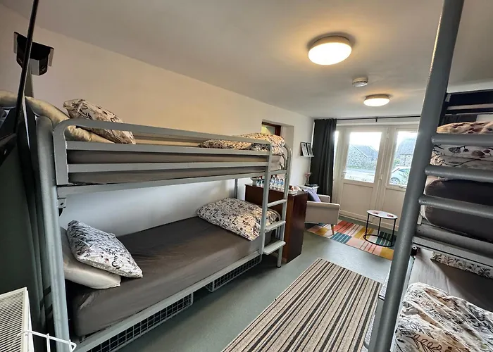 Lands End Hostel And B&B