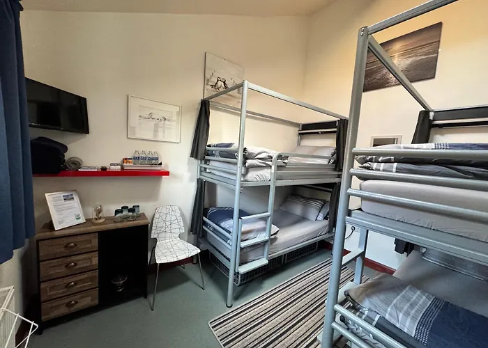 Lands End Hostel And B&B