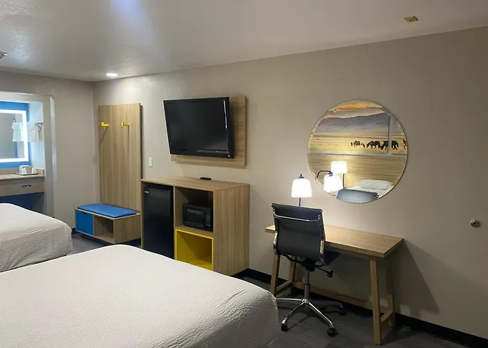 Days Inn By Wyndham El Paso West