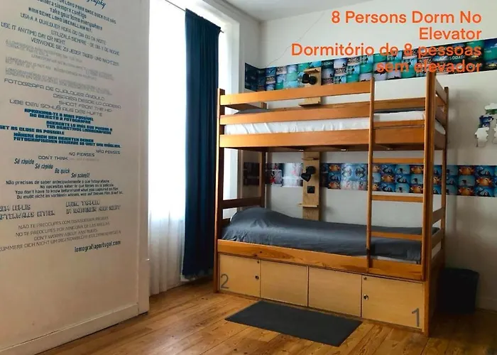 Living Lounge Hostel