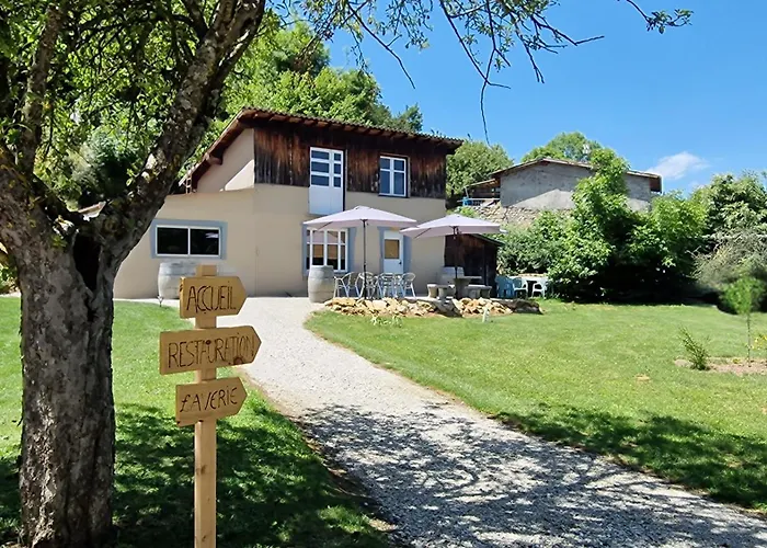 Dortoir Gite D'Etapes "Les Troubadours" O Rendez-Vous 6 Pers En Demi-Pension