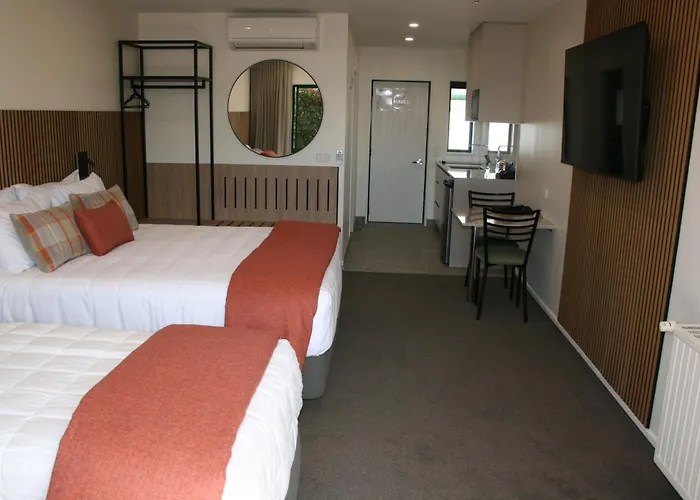 The Lakes Motel