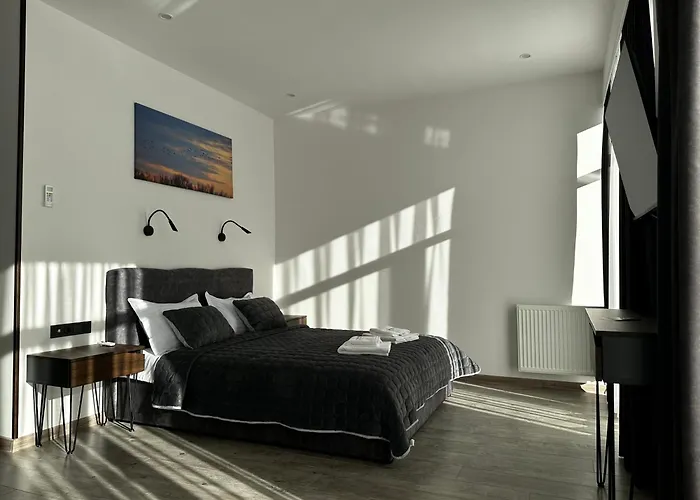 Mayster Home