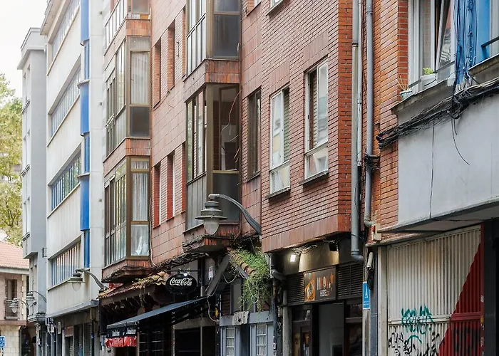 Moon Hostel Bio
