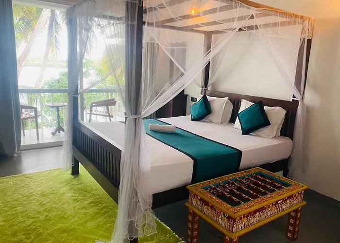 Lake Duwa Hotel