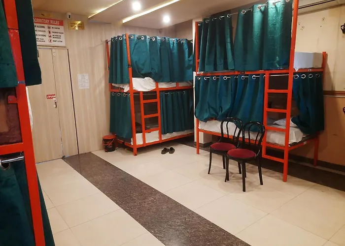Cozy Bunks Z Hostel