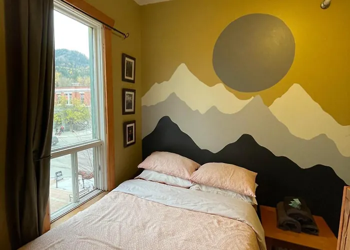 Mountain Shadow Hostel
