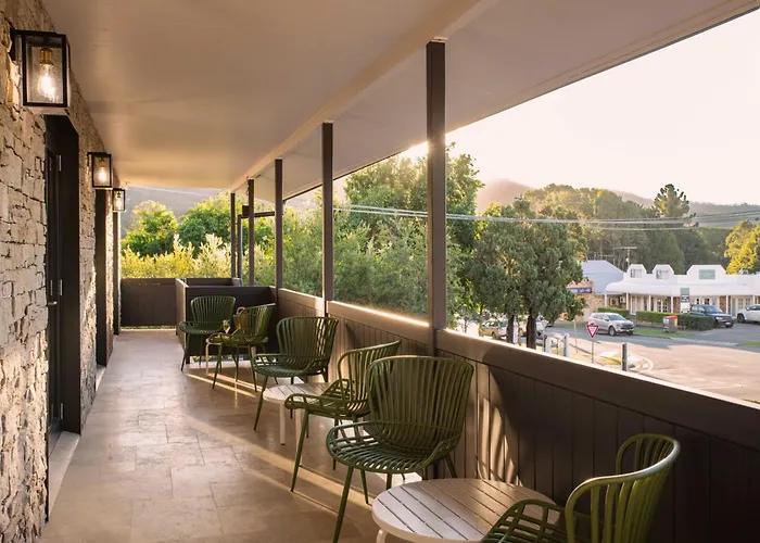 Village Inn Canungra