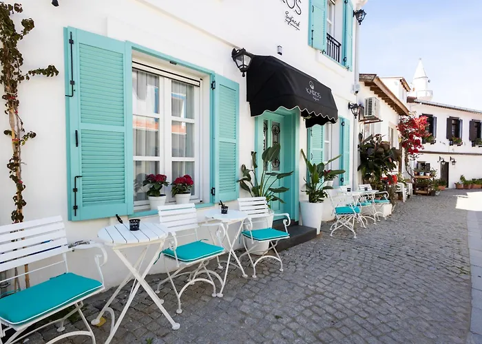 Kairos Hotel