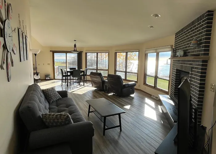 Harbor Inn Algoma