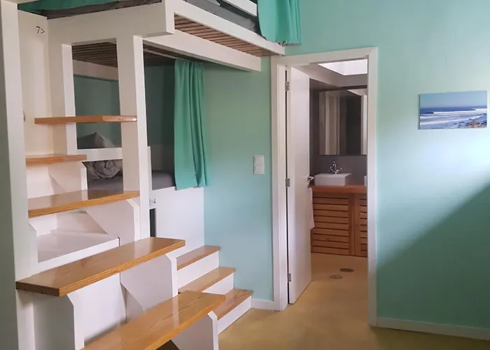 Conde Surf Camp - Capsule Beds Mixed Dorm