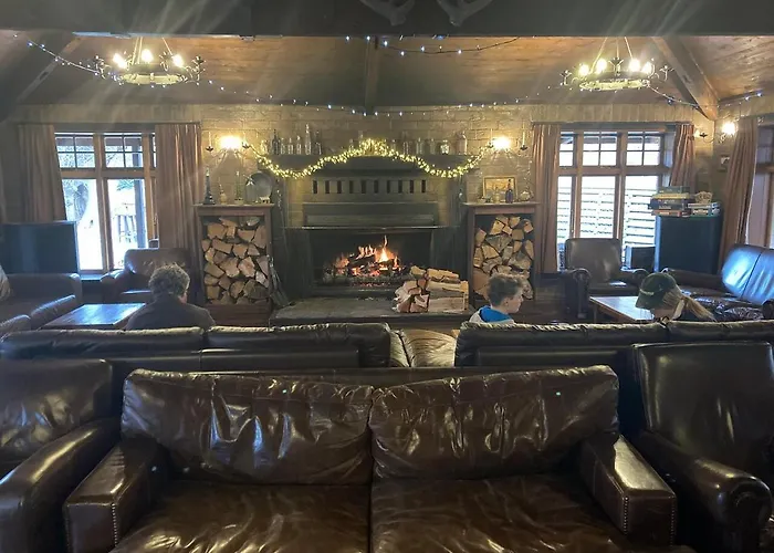 The Danseys Pass Hotel