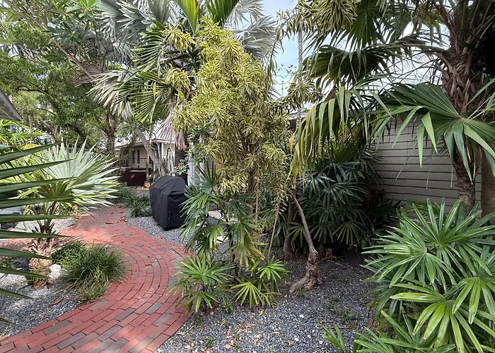 Egret Suite - Southernmost Sanctuary