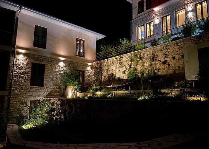 Arktos Hotel