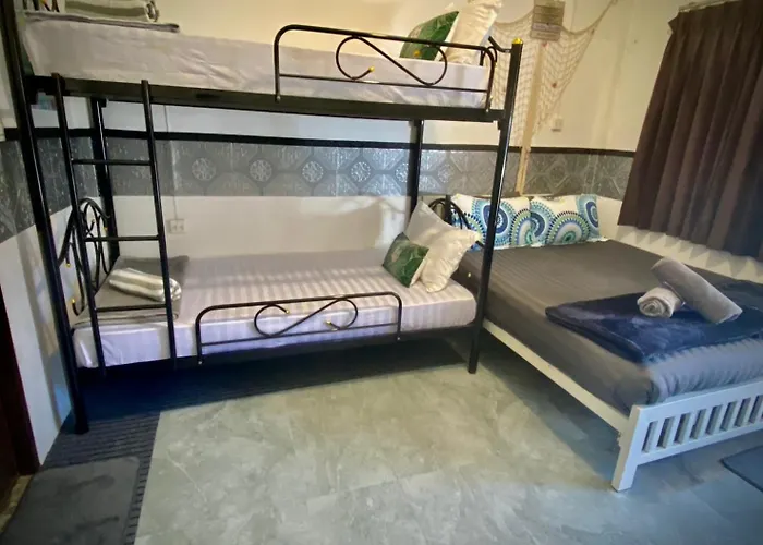 Me Hostel & Homestay At Haadrin