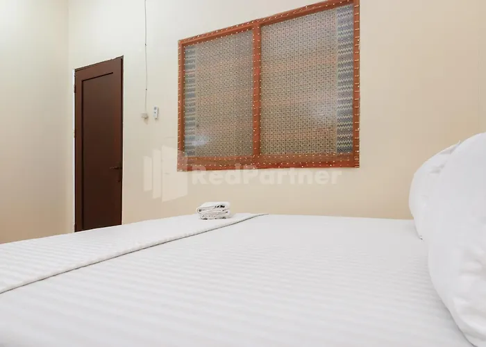 Sr Residence Near Mall Ciputra Cibubur Mitra Reddoorz