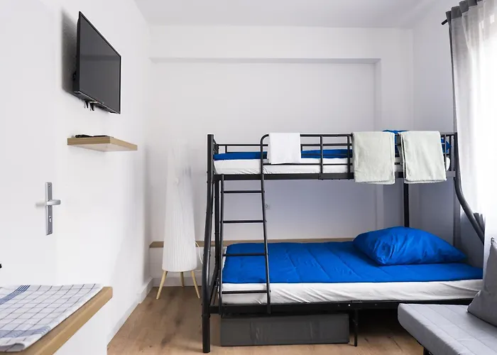 Hostel Maru Living C9