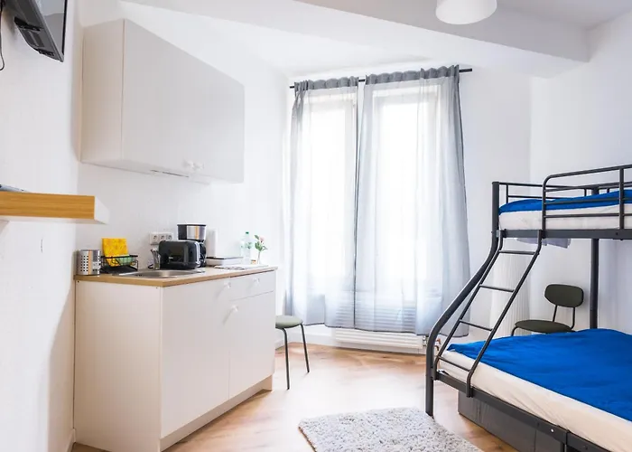 Hostel Maru Living C9