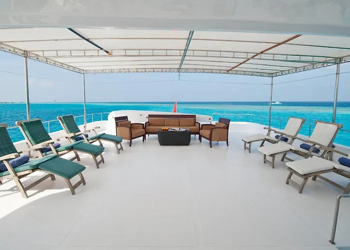 Crown Beach Villas With Direct Access To The Bikini Beach
