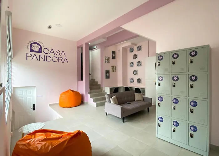 Casa Pandora Hostel Women Only