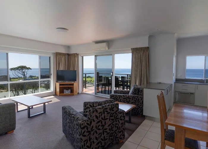Amooran Oceanside Apartments And Motel