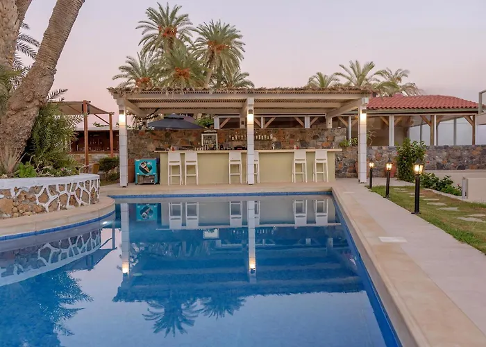 Palm Beach Hotel