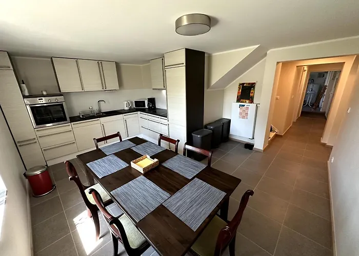 Helfant Luxembourg Deluxe Double Room 4