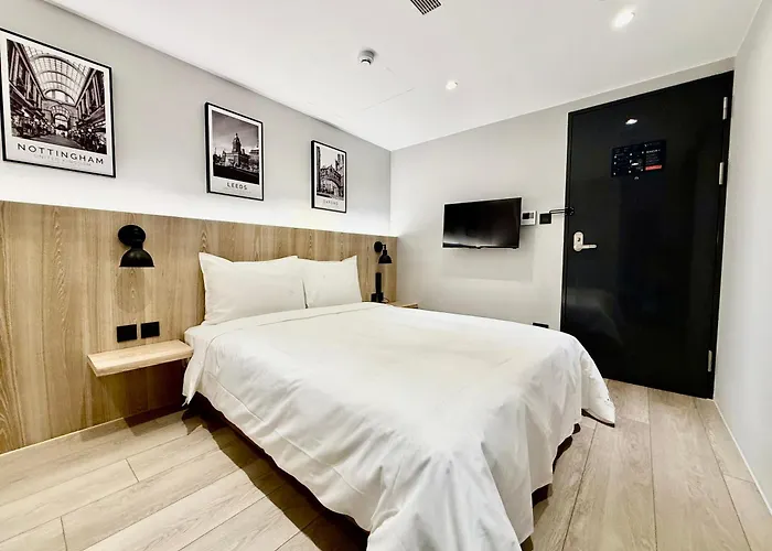 N2 Hotel