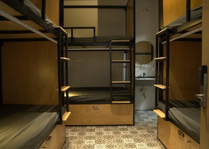 Quiri Hostel Hanoi